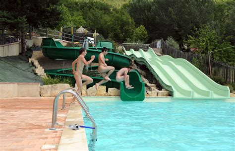 piscine naturiste angers|Le naturisme, « un art de vivre où l’on prône le respect de soi, de。